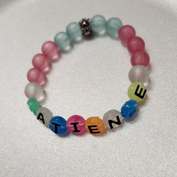 Hand Crafted Stretch Bracelet Beaded Glow in the Dark Med. Green Blue Yellow - Picture 7 of 9